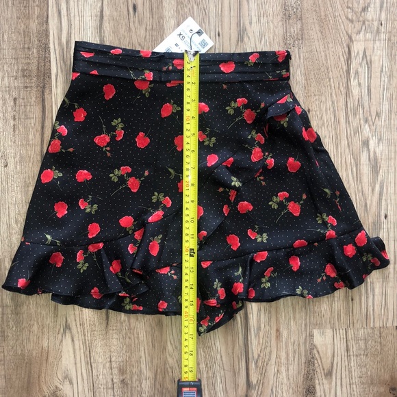 NEW!!! Zara Ruffled Rose 🌹 Print Skort - Picture 13 of 14